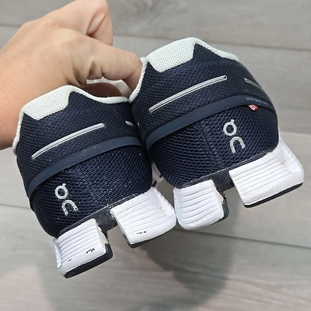 On Running Wimen Navy Athletic Running Shoes Sneakers Sz 10.5